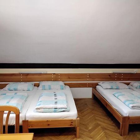 Accommodation And Restaurant Tia 戈雷尼斯卡地区采尔克列 外观 照片