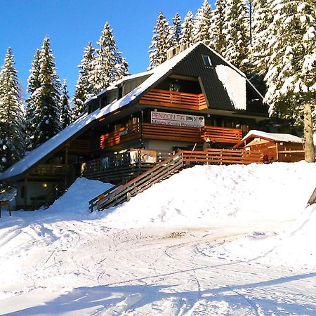 Accommodation And Restaurant Tia 戈雷尼斯卡地区采尔克列 外观 照片