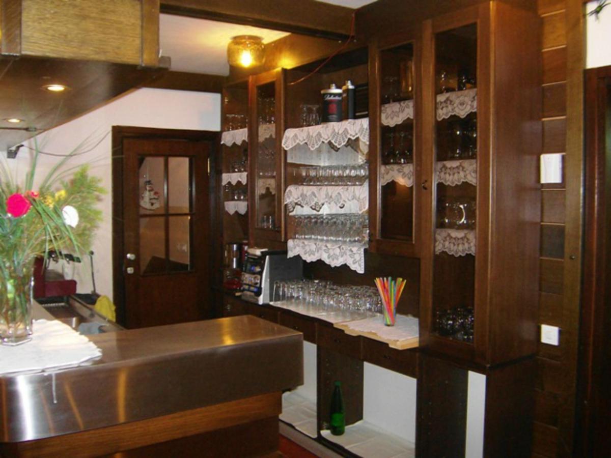 Accommodation And Restaurant Tia 戈雷尼斯卡地区采尔克列 外观 照片