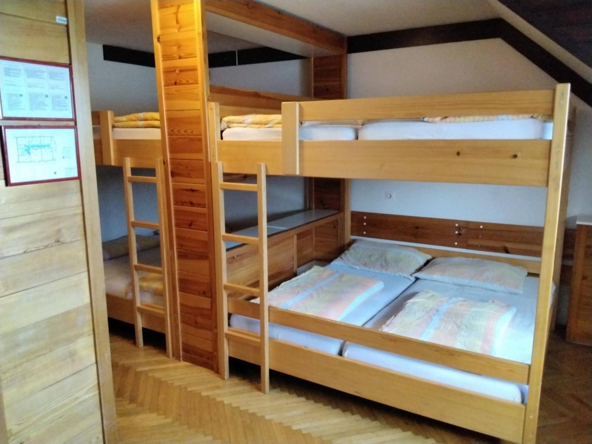 Accommodation And Restaurant Tia 戈雷尼斯卡地区采尔克列 外观 照片