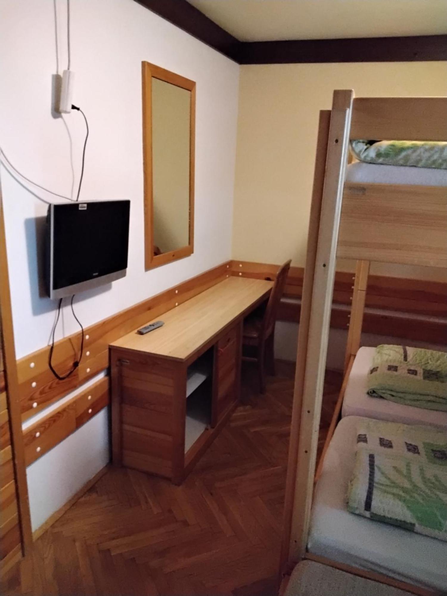 Accommodation And Restaurant Tia 戈雷尼斯卡地区采尔克列 外观 照片