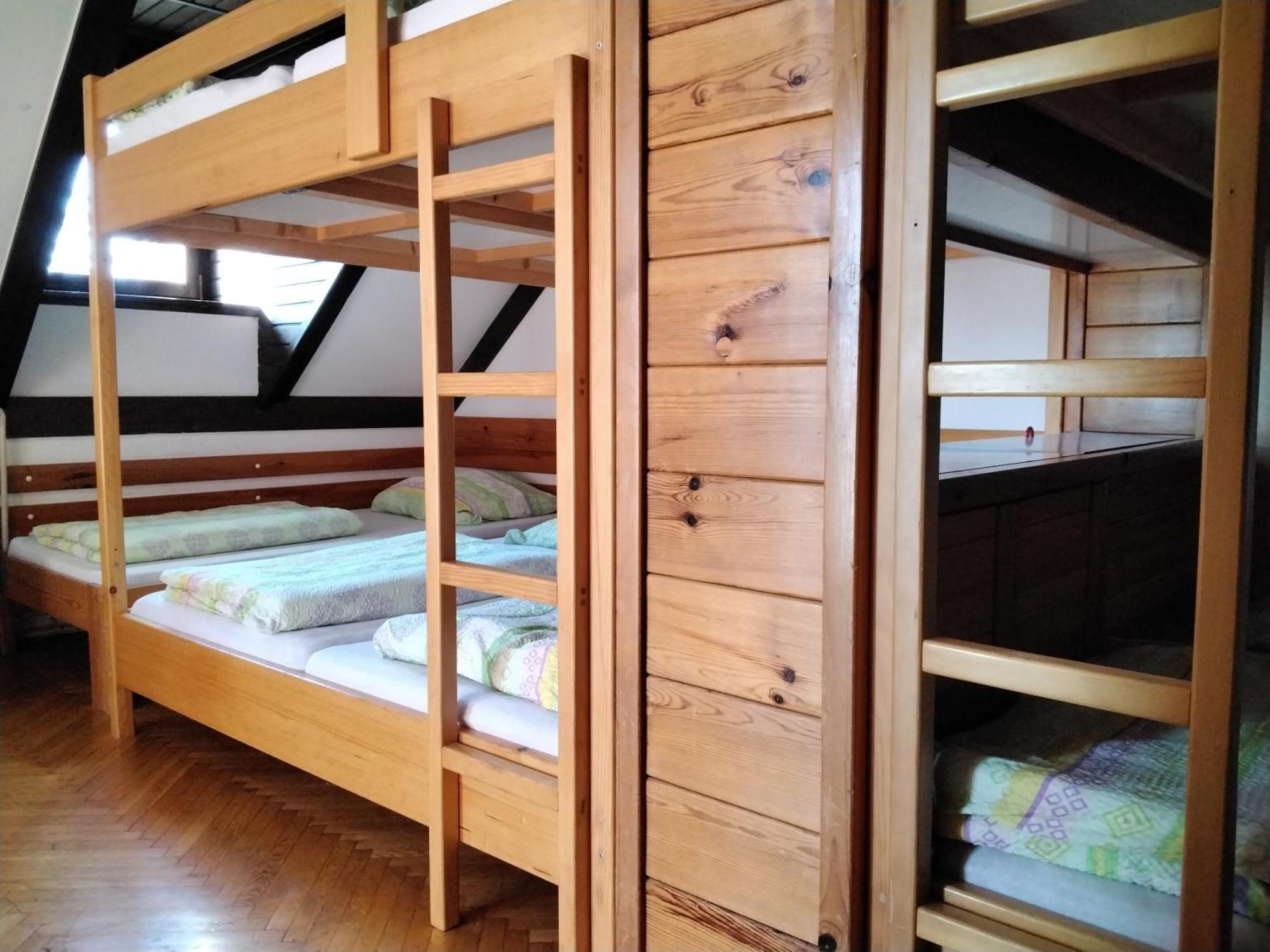 Accommodation And Restaurant Tia 戈雷尼斯卡地区采尔克列 外观 照片